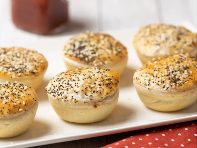 Ivan's Party Pies - Chicken, mushroom and leek 55g (60)